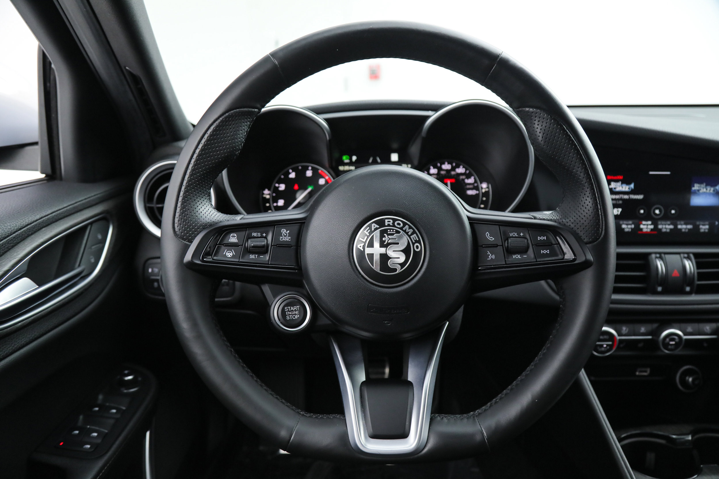 Used 2023 Alfa Romeo Giulia Ti w/ Active Assist Plus Package image 18