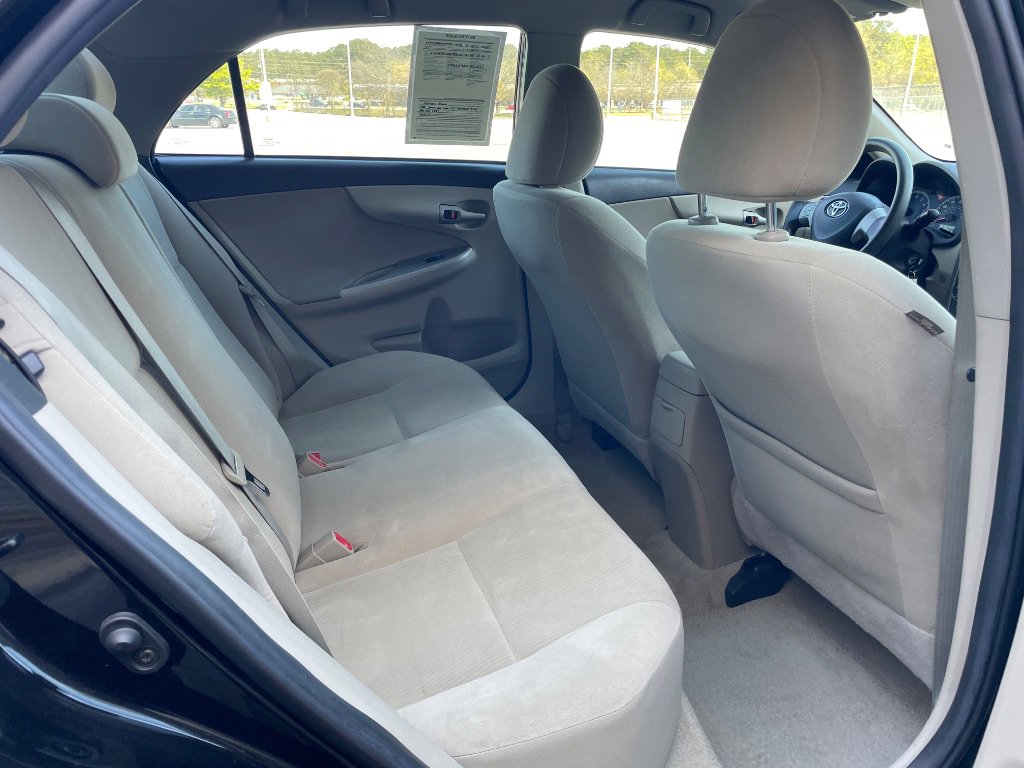 Used 2013 Toyota Corolla LE image 16
