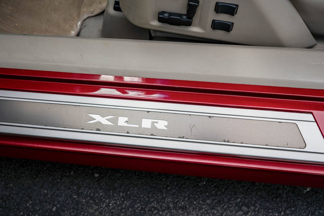Used 2005 Cadillac XLR RWD image 34