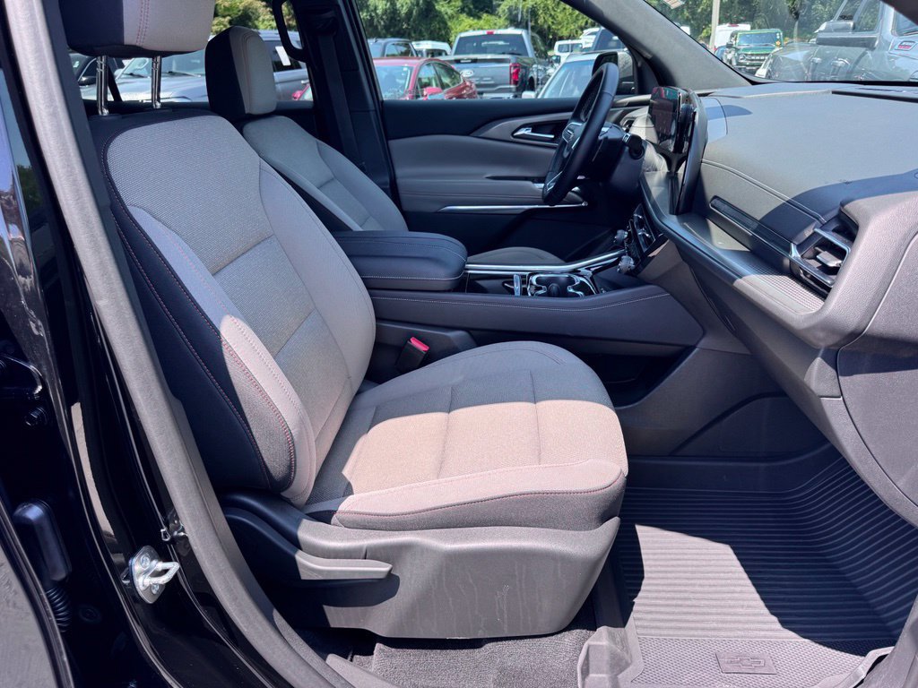 Used 2024 Chevrolet Traverse LT FWD image 23