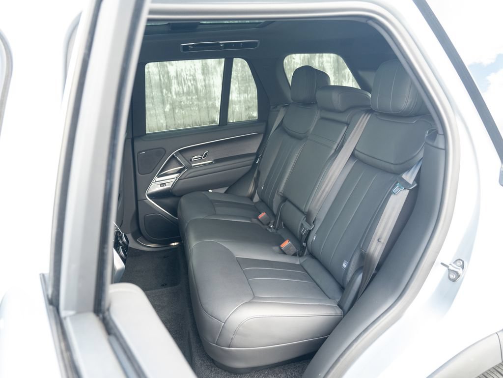 Certified 2024 Land Rover Range Rover SE AWD/4WD image 36