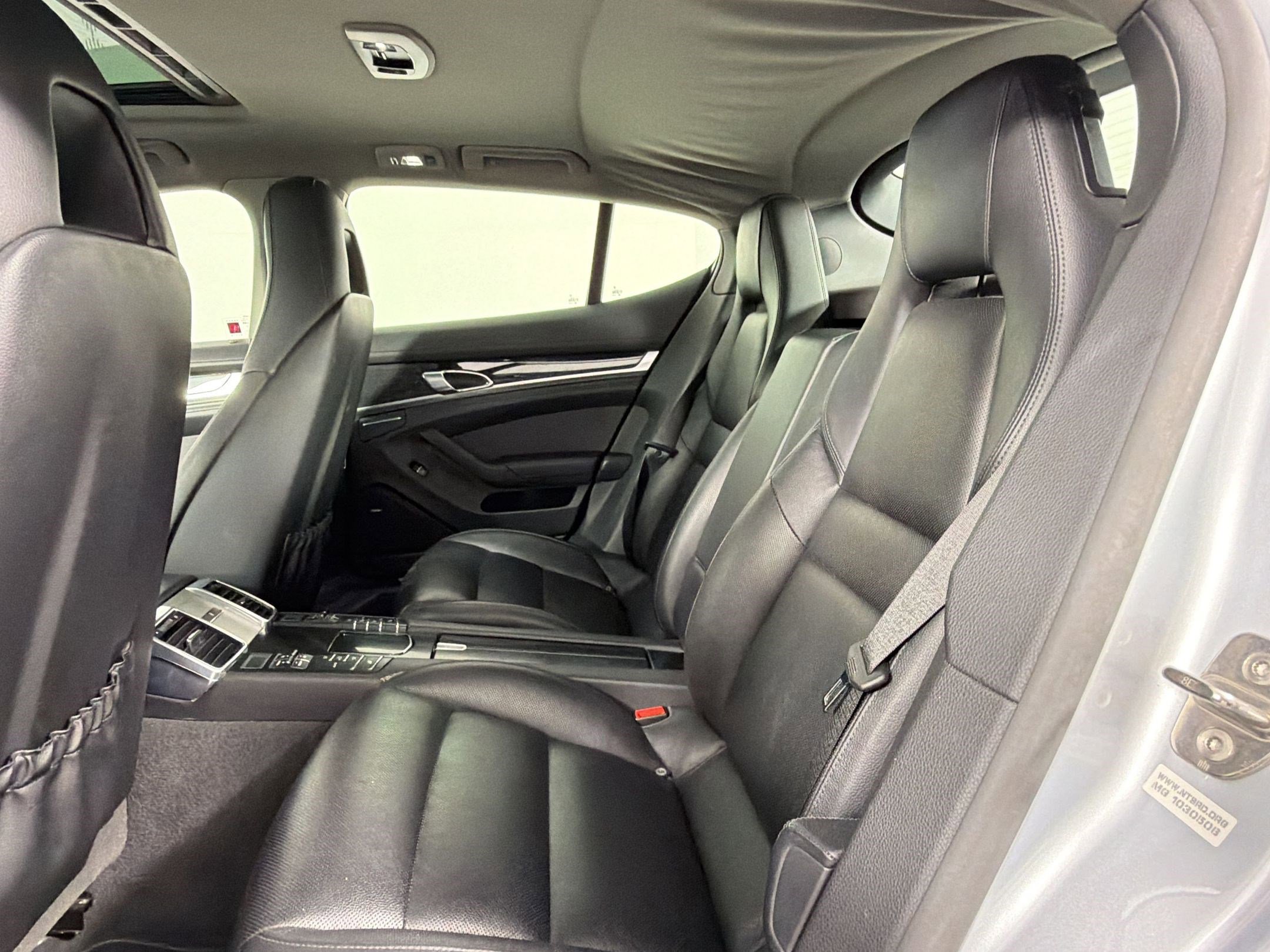 Used 2016 Porsche Panamera S image 18