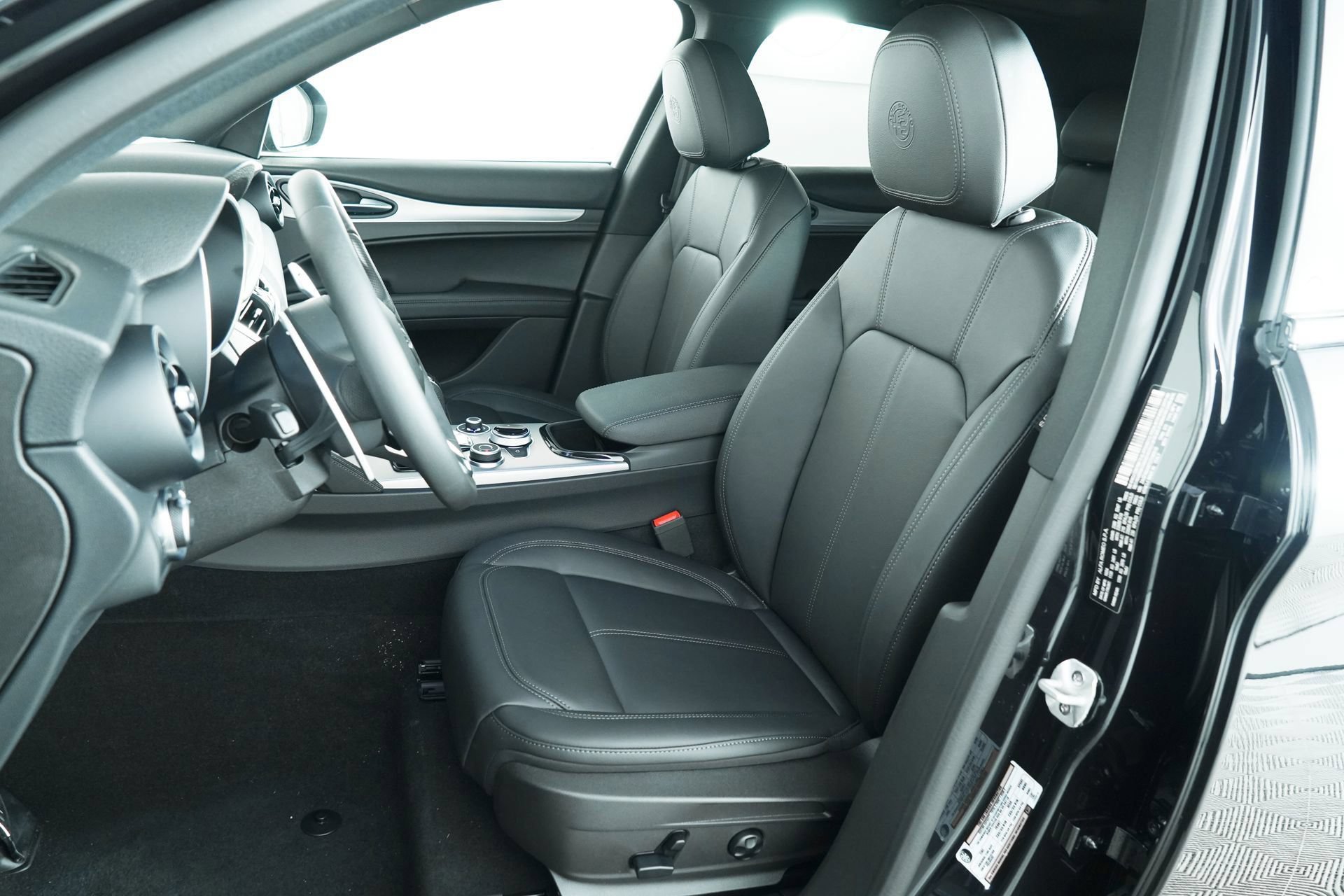 New 2025 Alfa Romeo Stelvio Sprint AWD/4WD image 19
