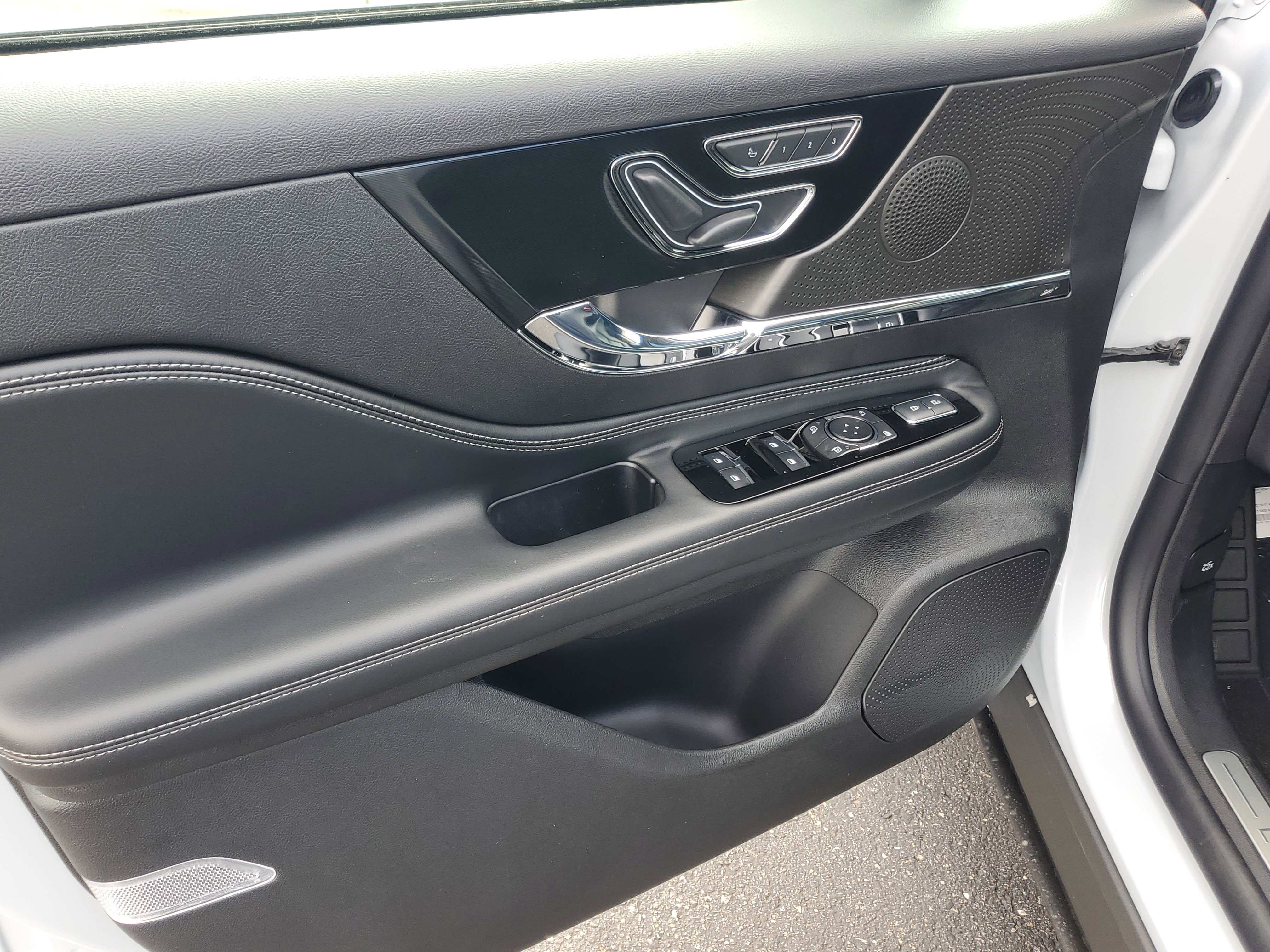 New 2026 Lincoln Corsair Premiere image 8