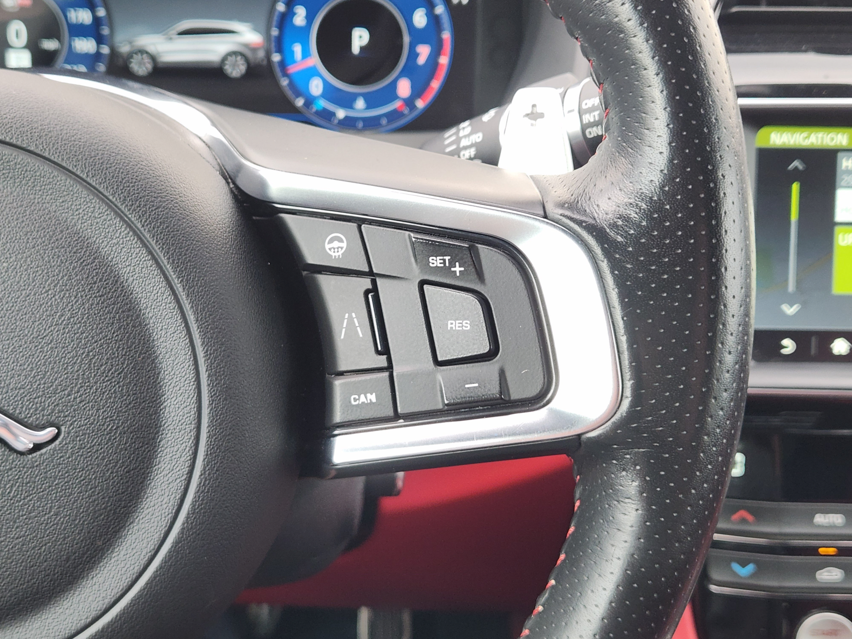 Used 2020 Jaguar F-PACE SVR AWD/4WD image 26
