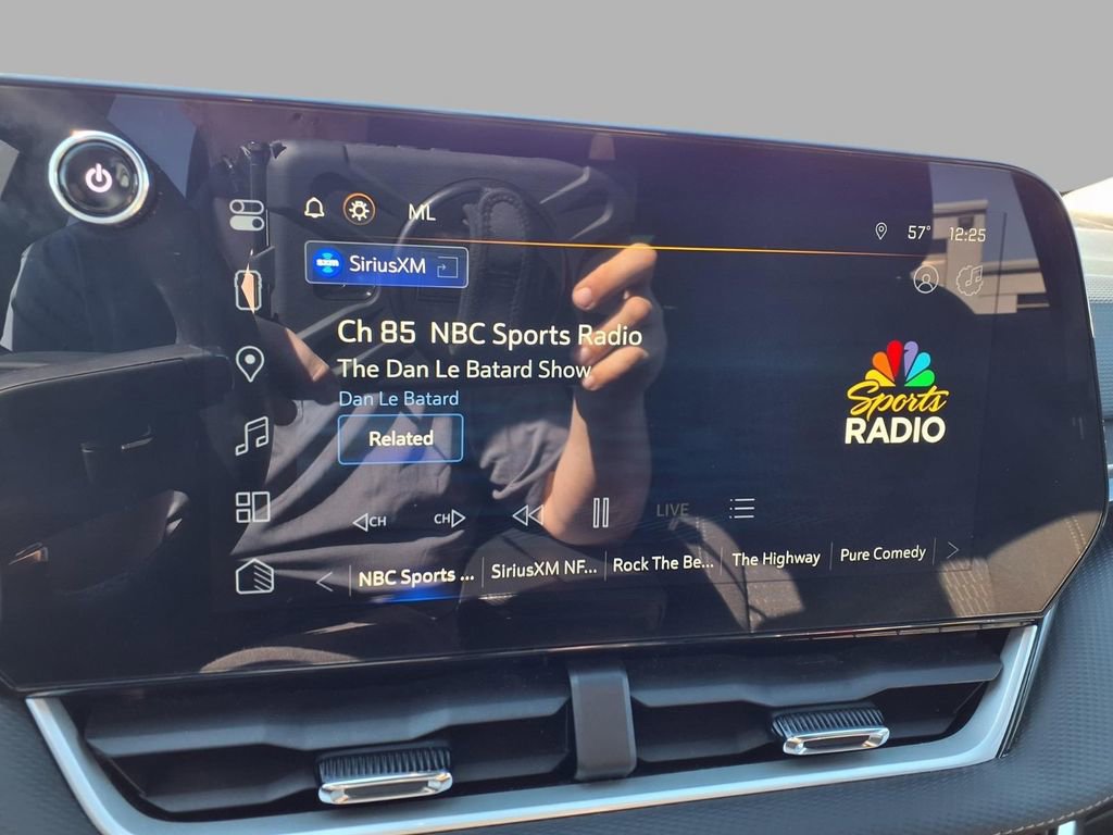 Used 2025 Chevrolet Equinox LT image 6