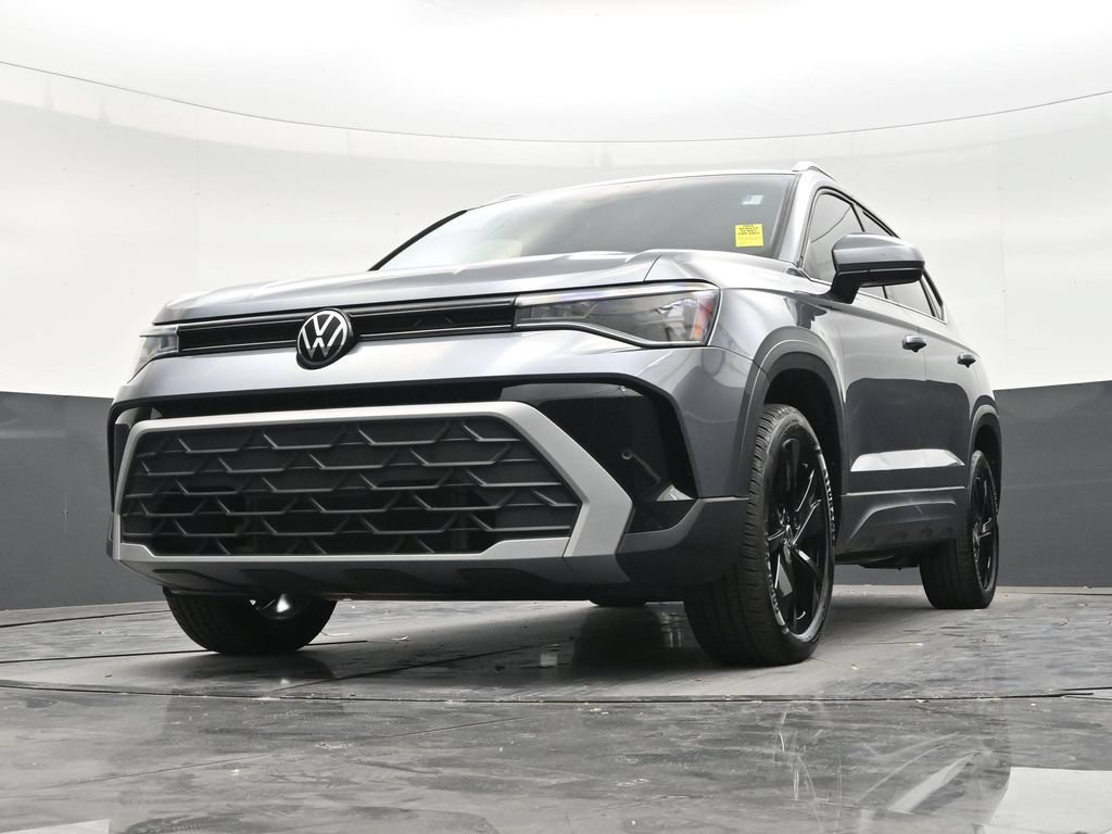 Used 2025 Volkswagen Taos SE FWD image 27