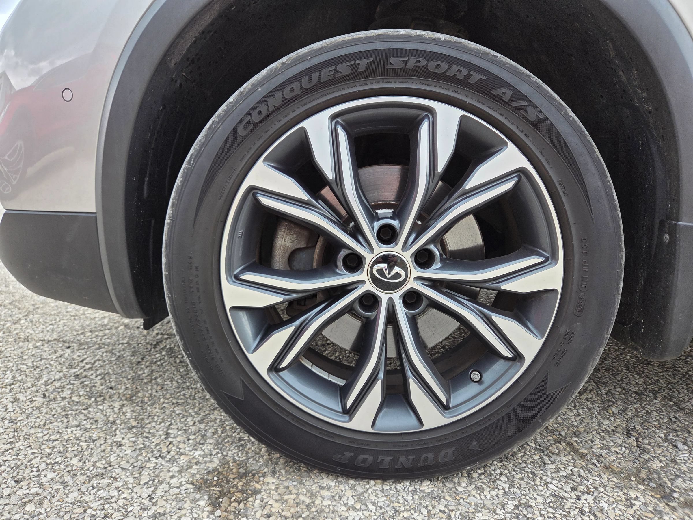 Used 2018 INFINITI QX30 AWD image 8