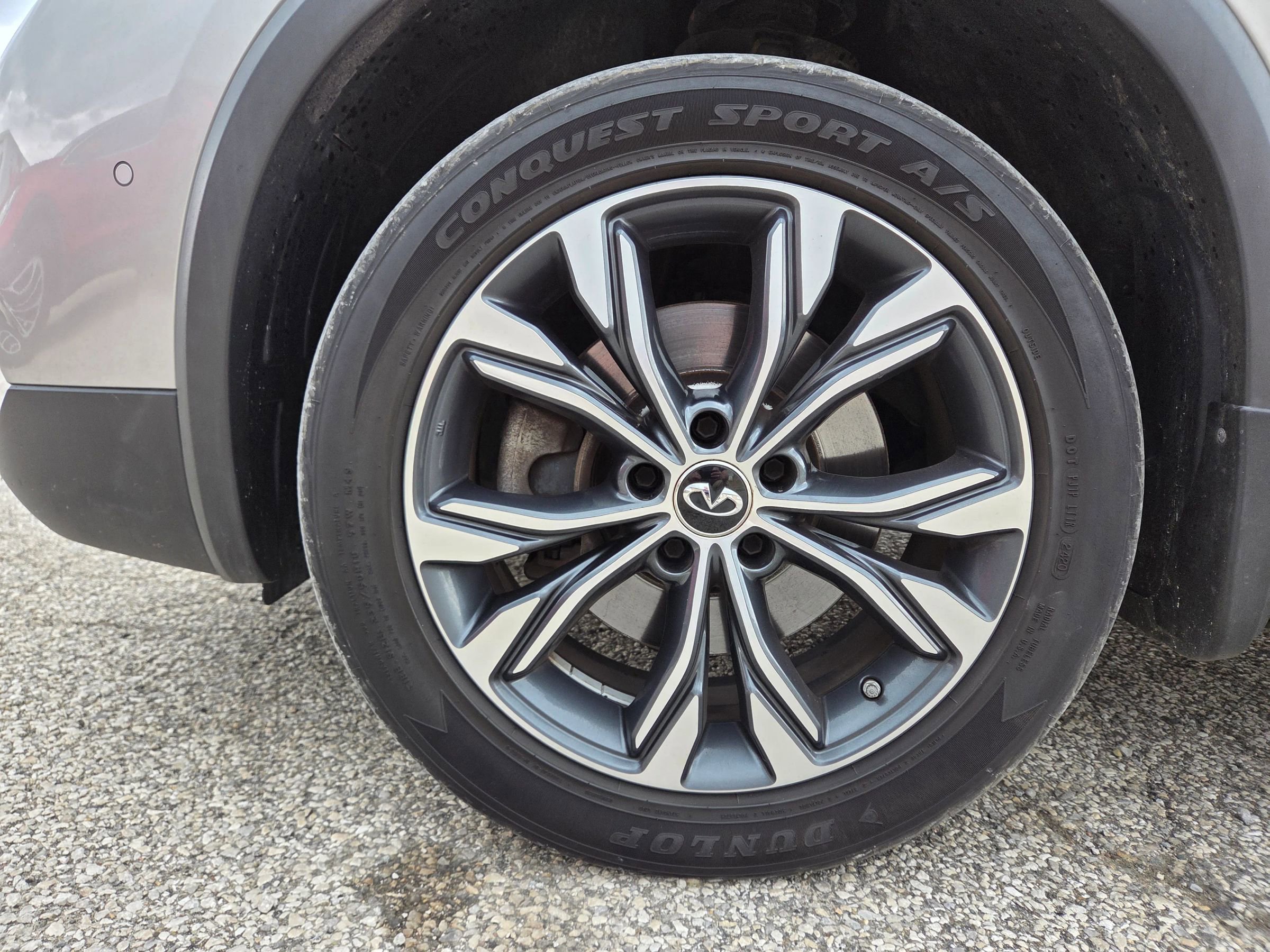 Used 2018 INFINITI QX30 AWD image 8