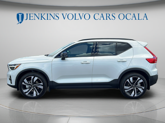 New 2026 Volvo XC40 B5 Plus w/ Climate Package AWD/4WD image 6