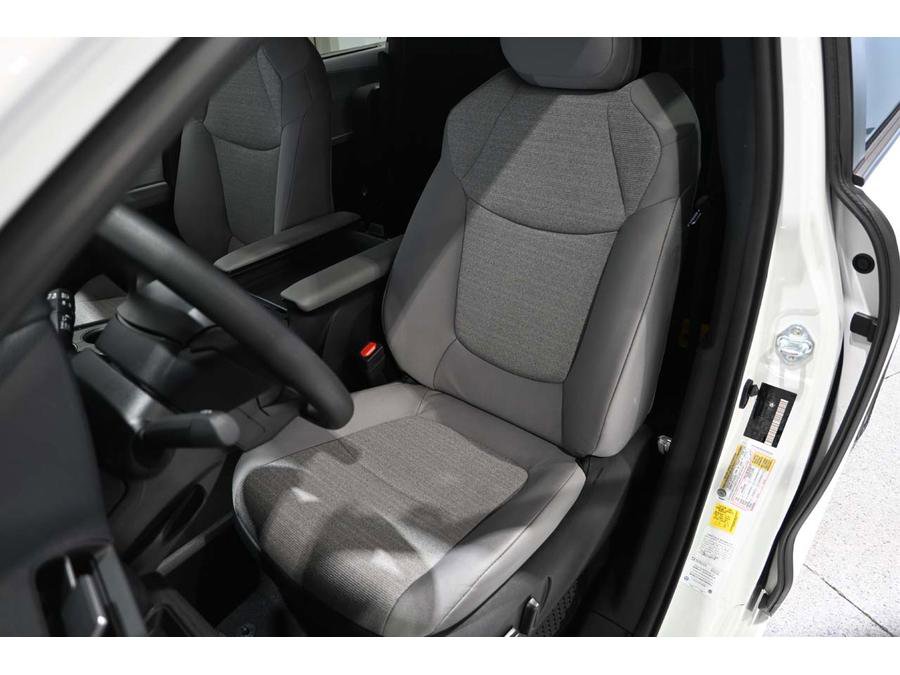 New 2026 Toyota Sienna LE FWD image 14