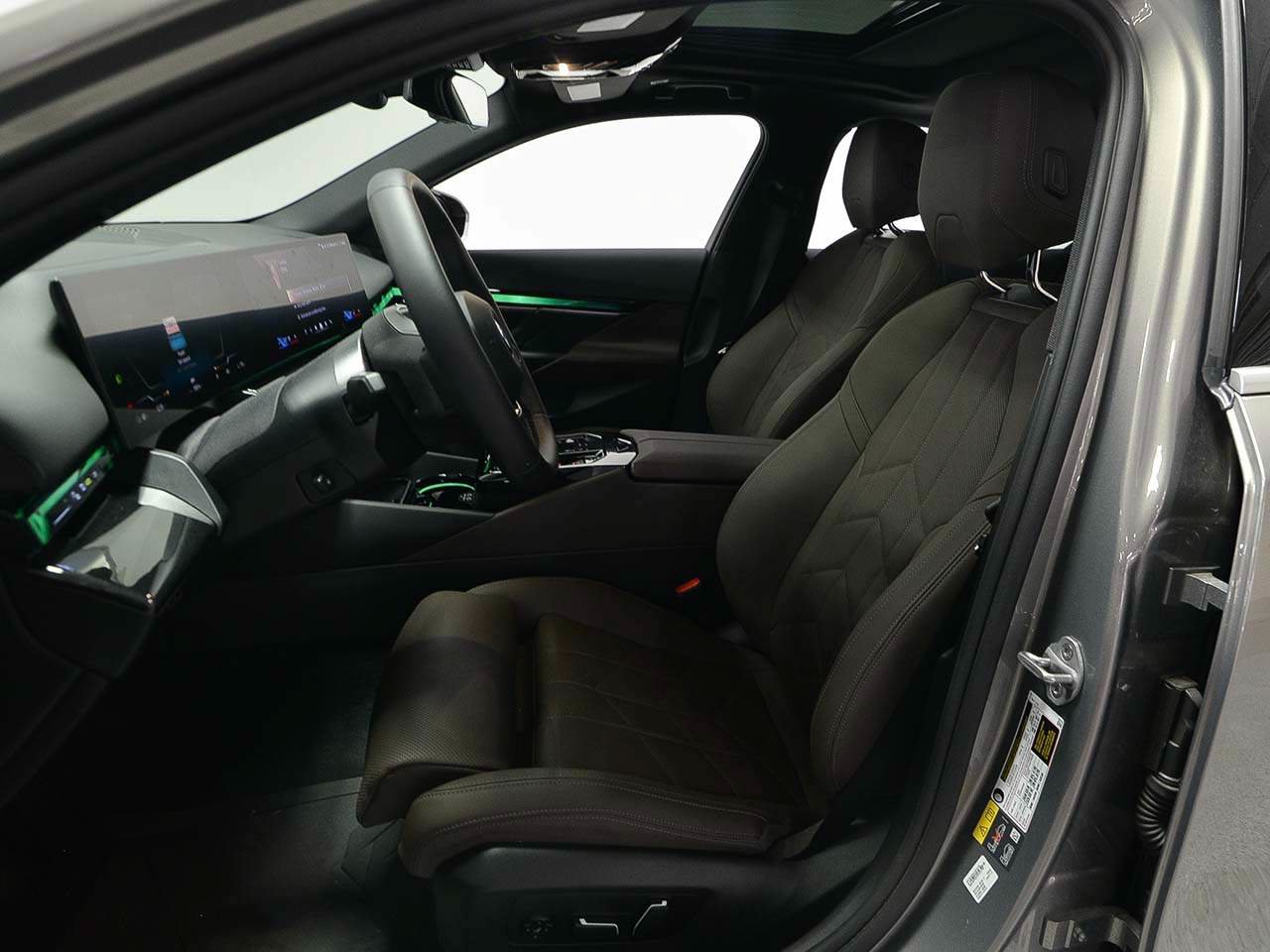 Used 2026 BMW i5 eDrive40 w/ Premium Package RWD image 8