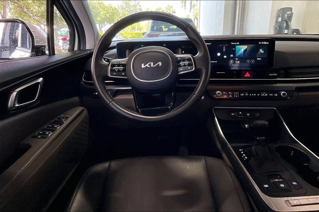 Used 2026 Kia Carnival FWD image 5