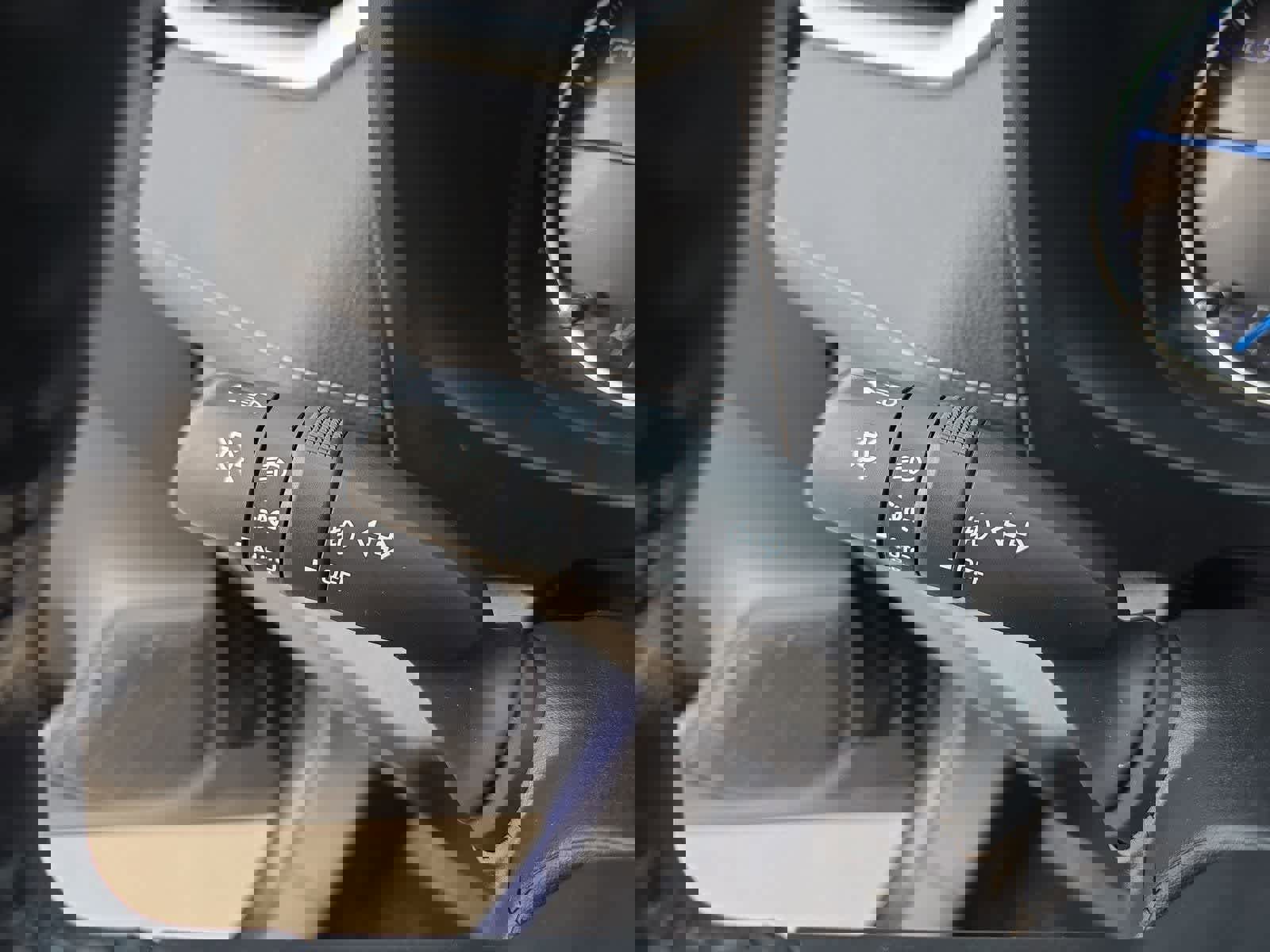 Used 2021 Toyota RAV4 XLE Premium image 27