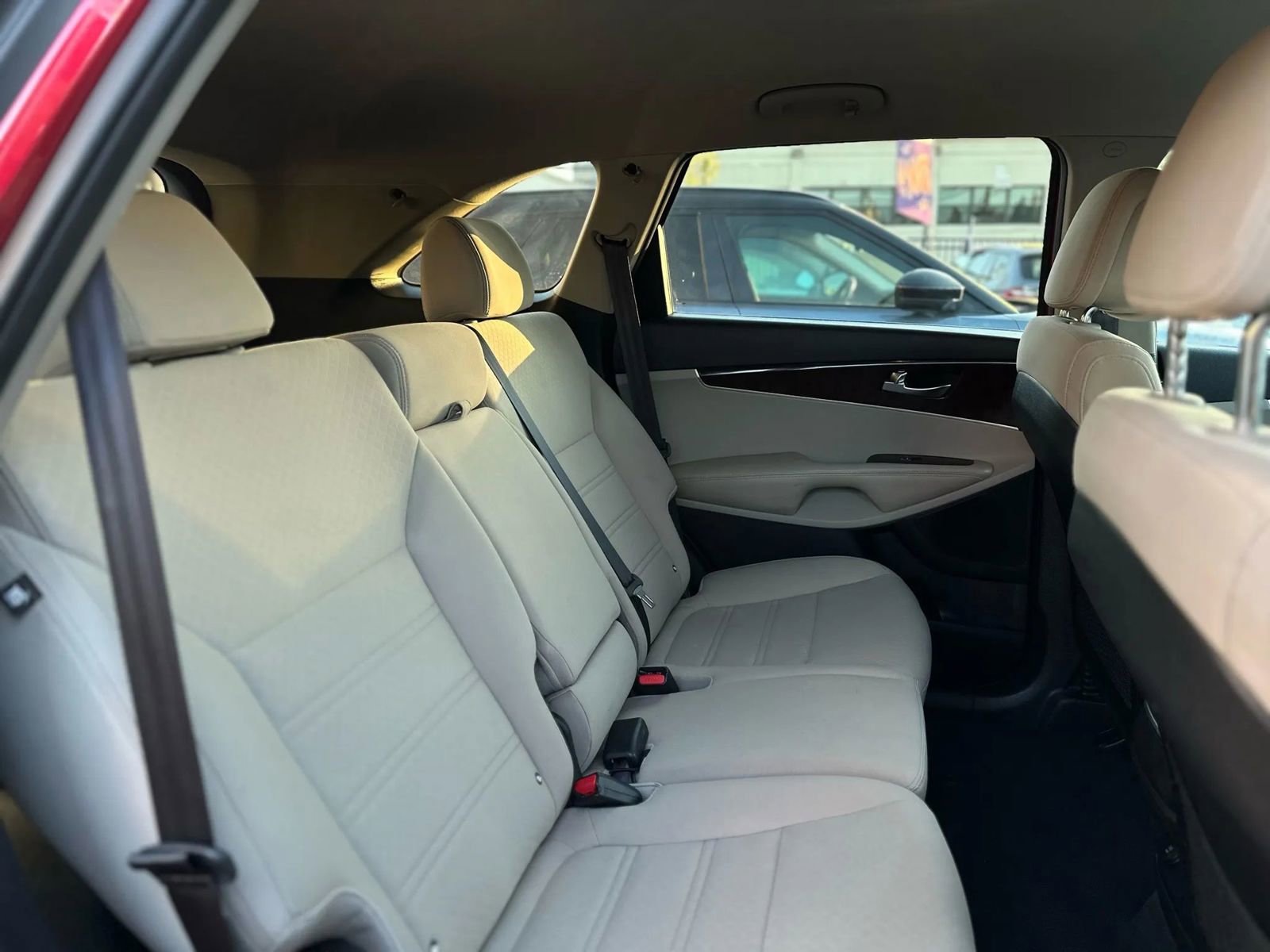 Used 2016 Kia Sorento LX w/ LX Convenience Package image 17