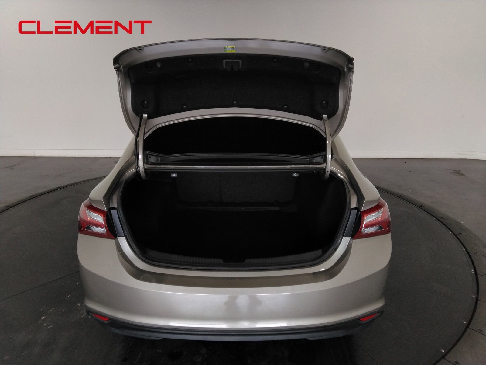 Used 2022 Chevrolet Malibu LT FWD image 8