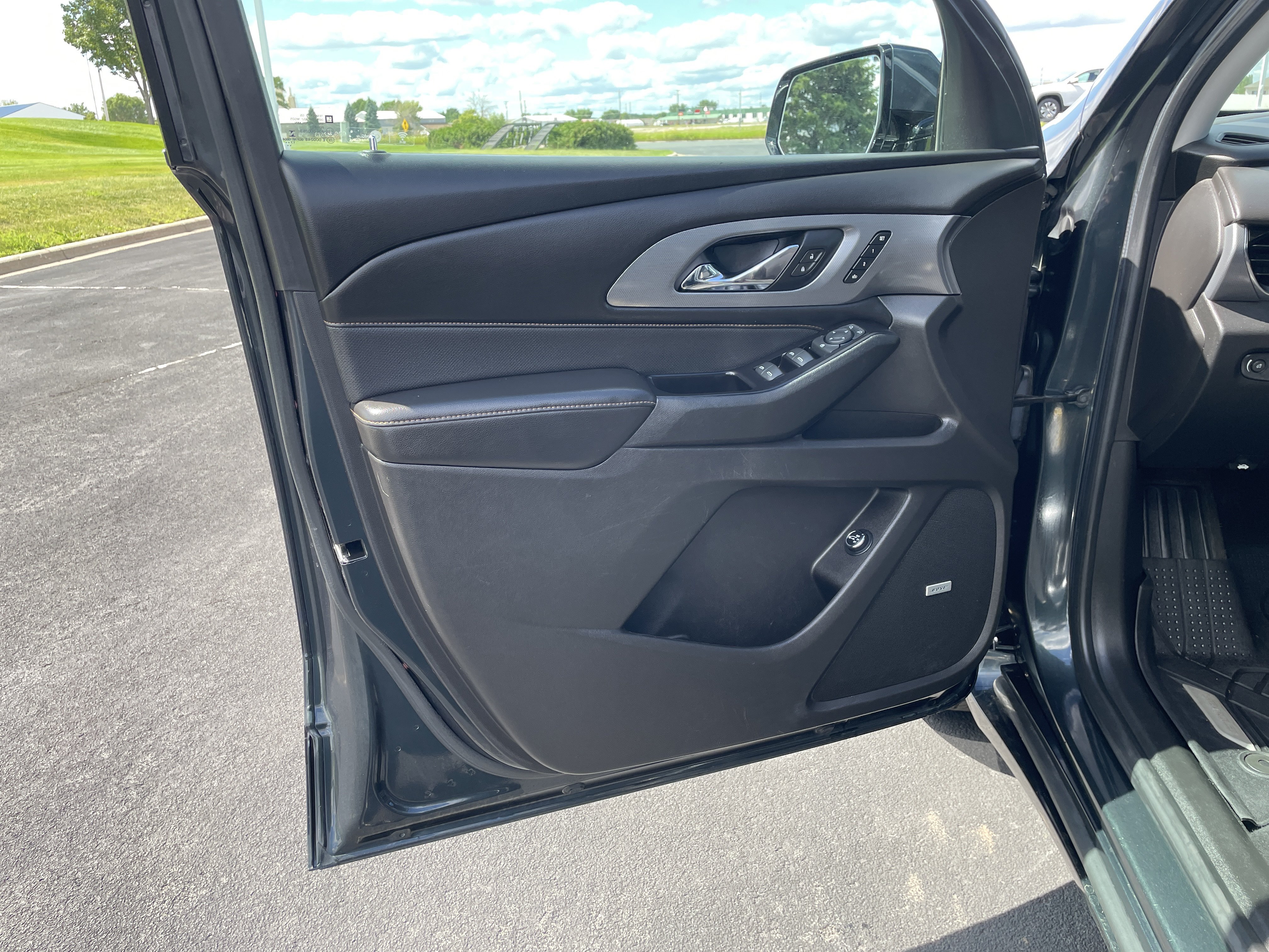 Used 2018 Chevrolet Traverse Premier w/ LPO, Floor Liner Package AWD/4WD image 15