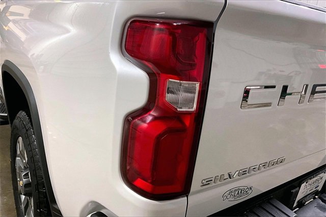 Used 2022 Chevrolet Silverado 3500 High Country image 8