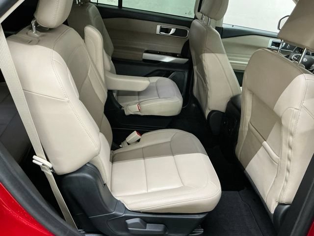 Used 2023 Ford Explorer XLT w/ Equipment Group 202A AWD/4WD image 19