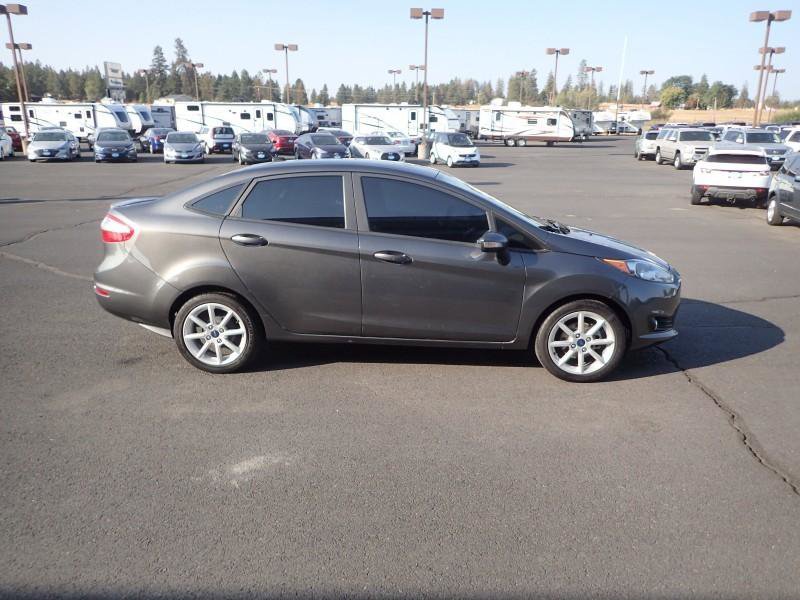 Used 2015 Ford Fiesta SE w/ Equipment Group 201A FWD image 6