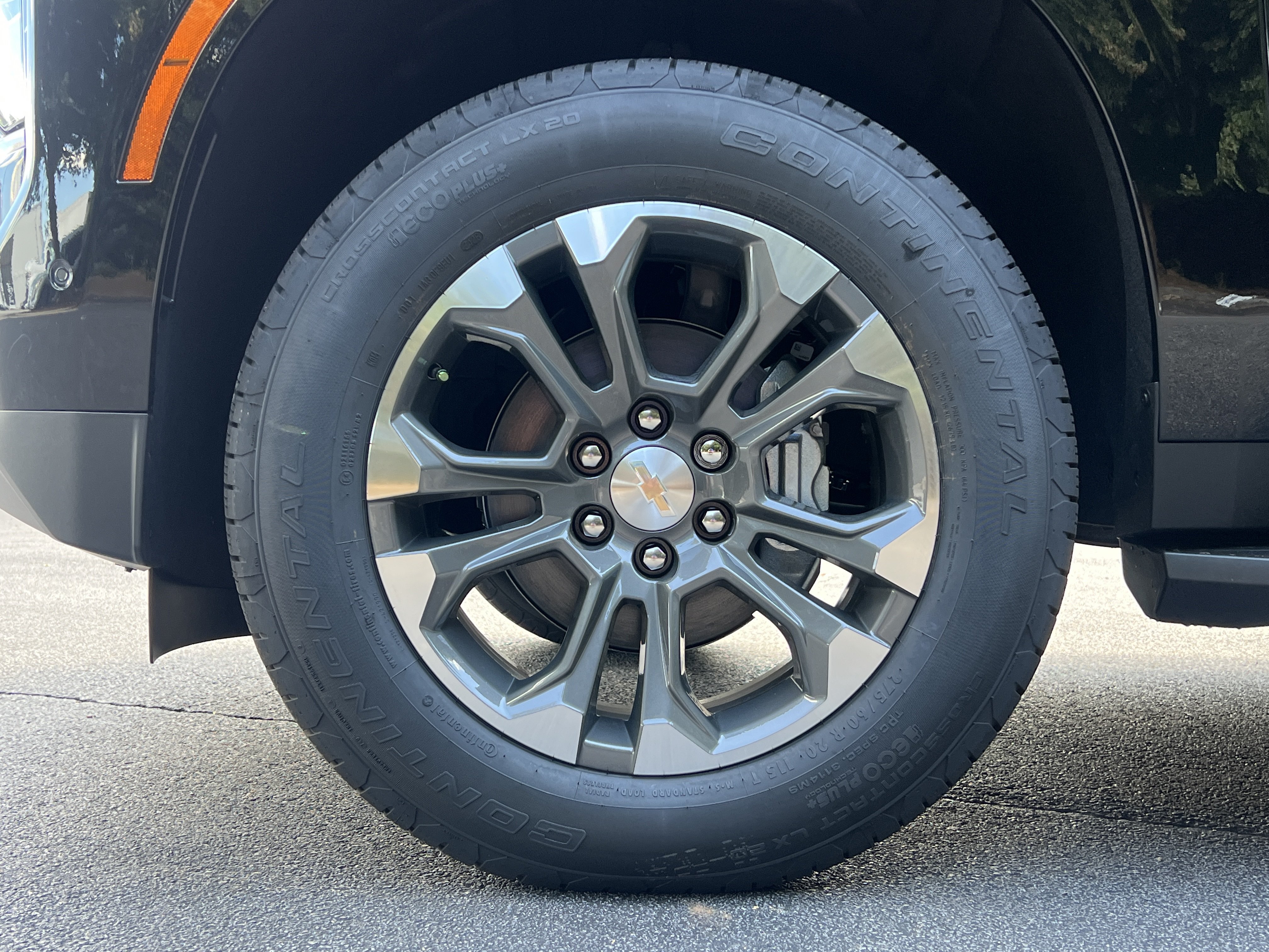 New 2026 Chevrolet Suburban LS w/ LPO, Dark Essentials Package AWD/4WD image 39