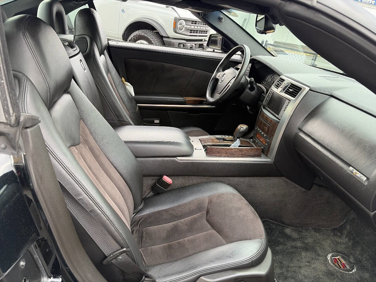 Used 2007 Cadillac XLR V RWD image 7