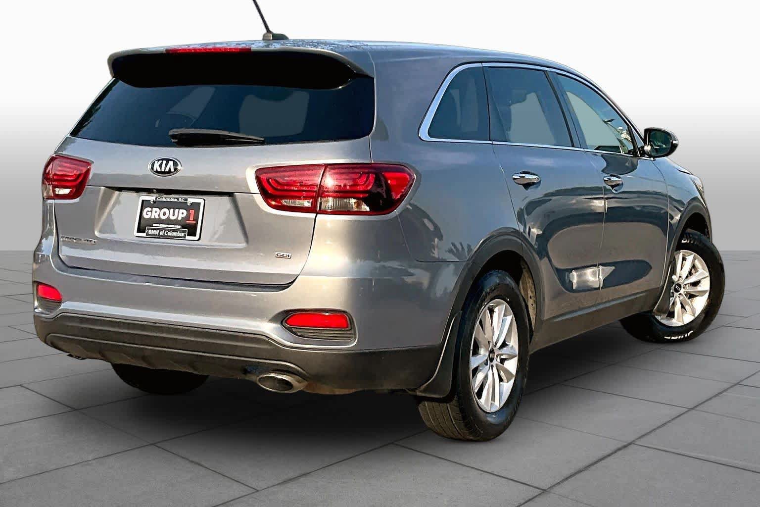 Used 2019 Kia Sorento L FWD image 12