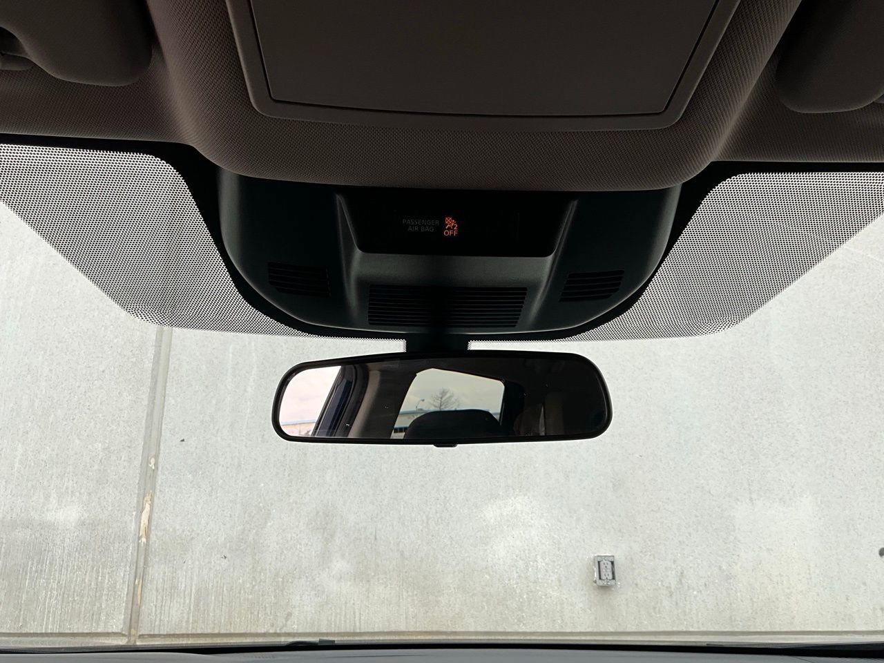 Used 2025 Nissan Rogue SV image 18