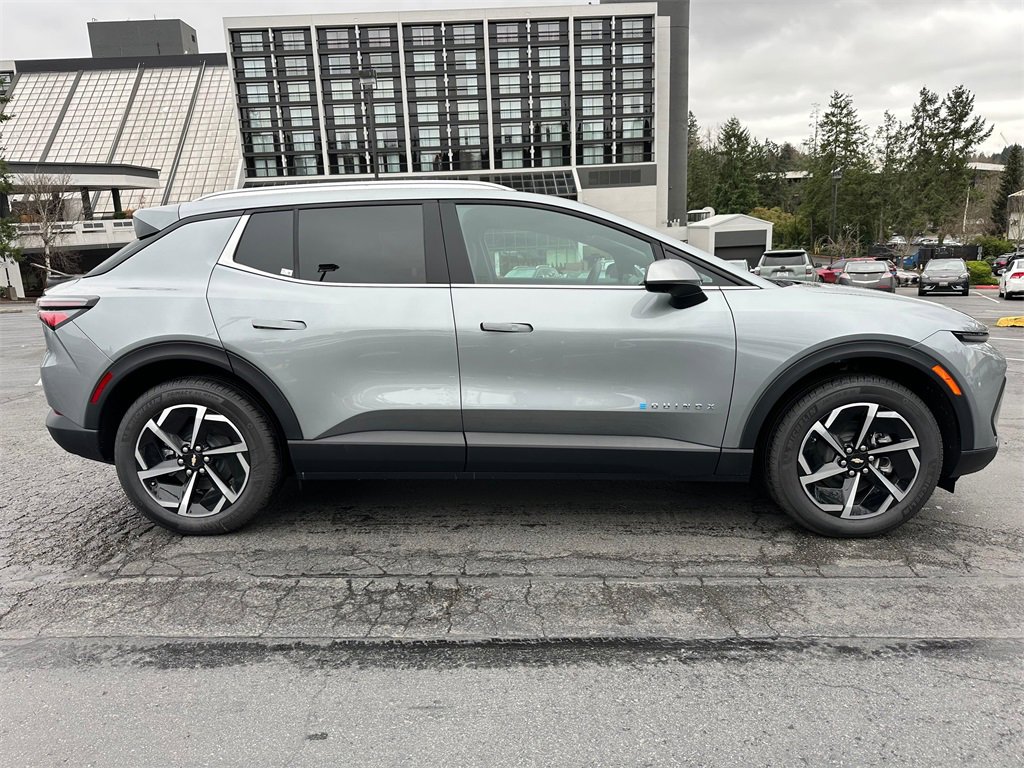 New 2026 Chevrolet Equinox EV LT image 6