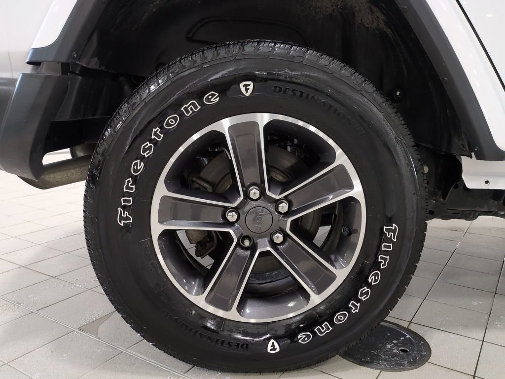 Used 2023 Jeep Wrangler Sahara image 21