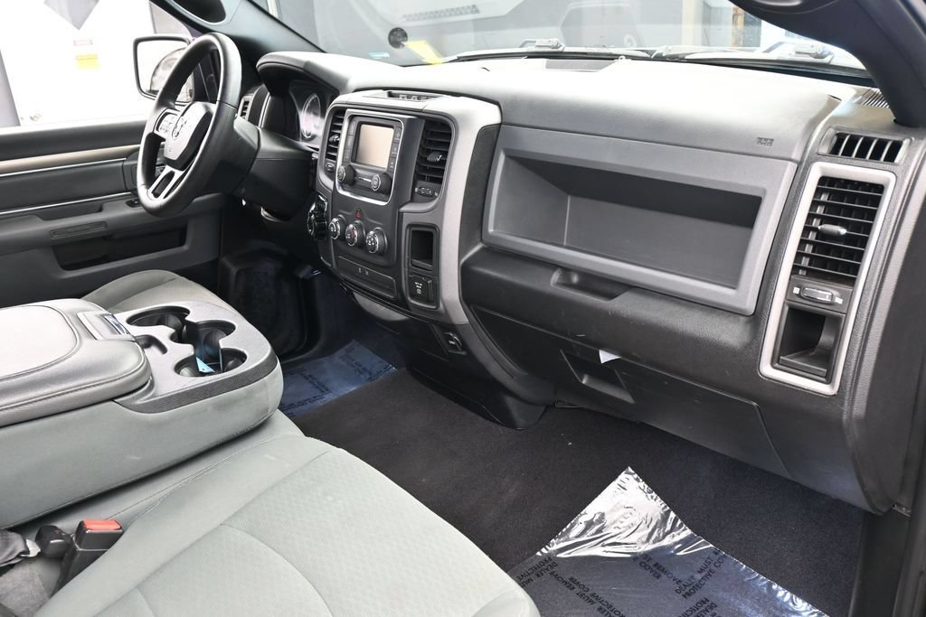 Used 2018 RAM 1500 Express w/ Black Ram 1500 Express Group RWD image 41