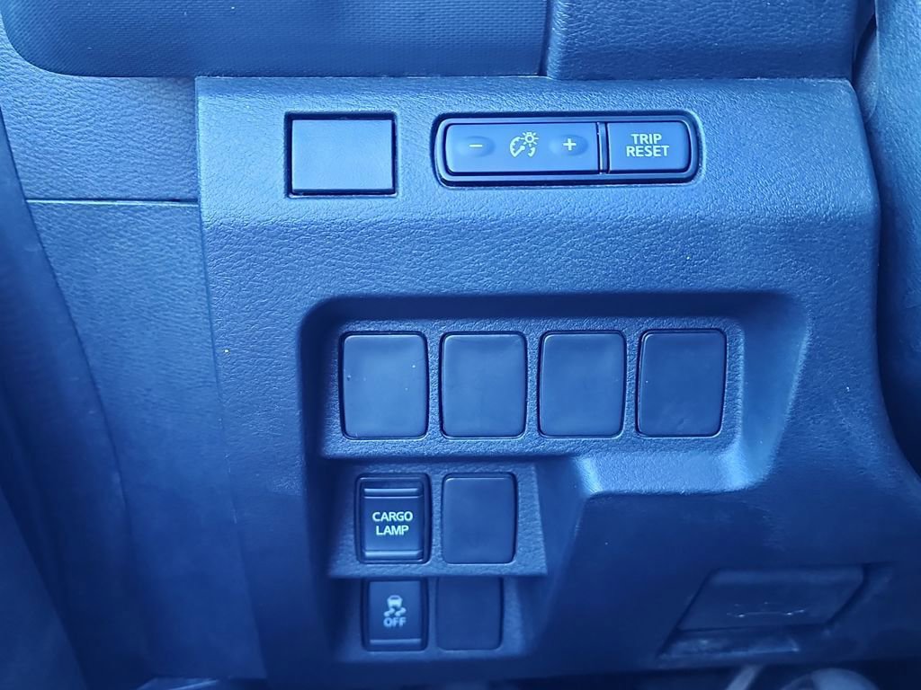 Used 2023 Nissan Frontier SV image 22