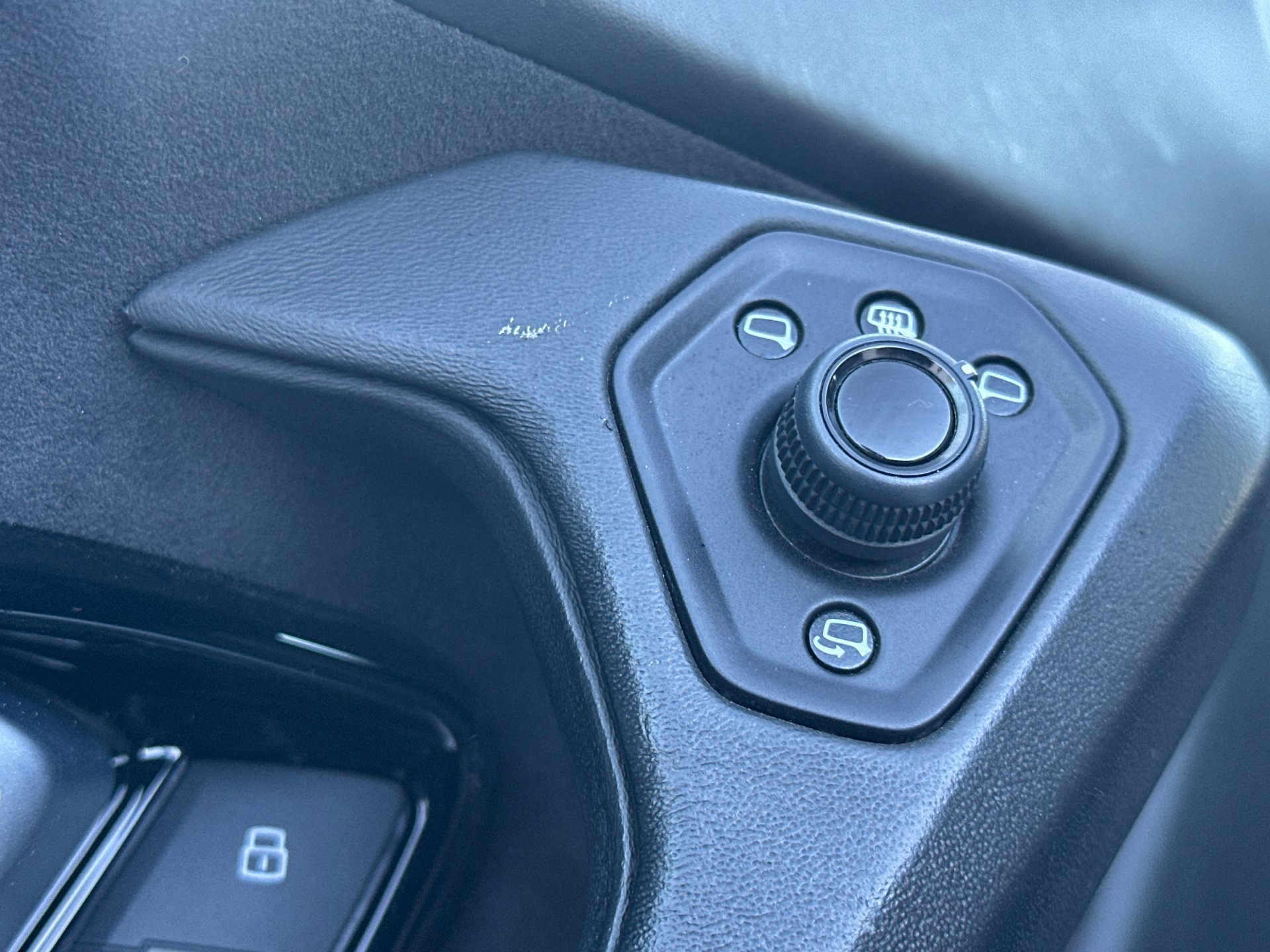 Used 2020 Lamborghini Huracan EVO image 16