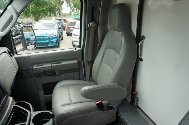 Certified 2024 Ford E-350 and Econoline 350 Super Duty w/ Power Windows & Locks Group RWD image 18