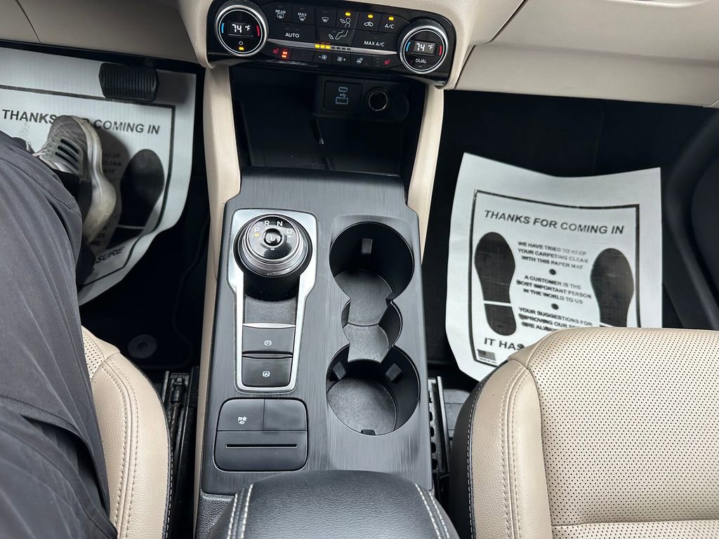 Used 2021 Ford Escape SEL w/ Technology Package image 60