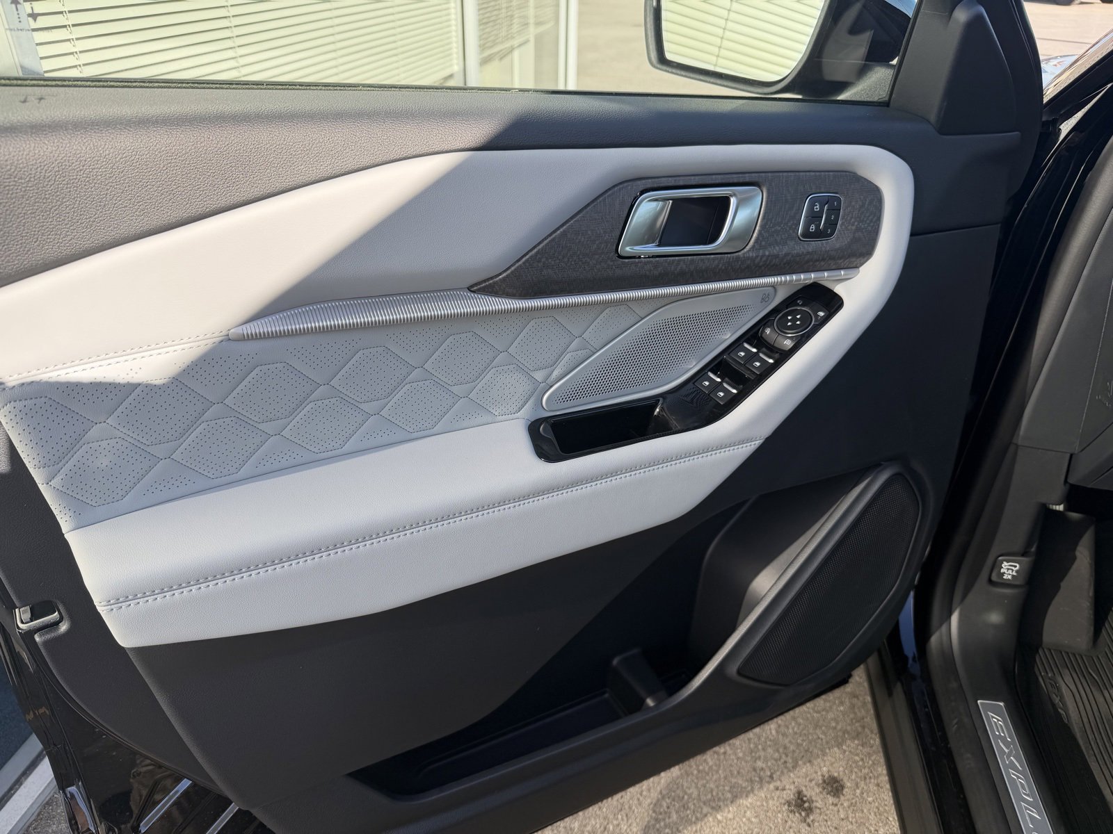 New 2026 Ford Explorer Platinum image 11