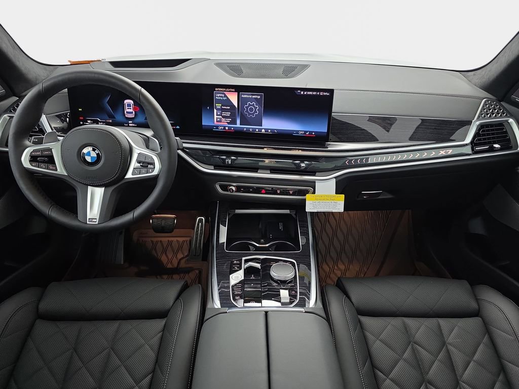 New 2026 BMW X7 xDrive40i w/ M Sport Package AWD/4WD image 10
