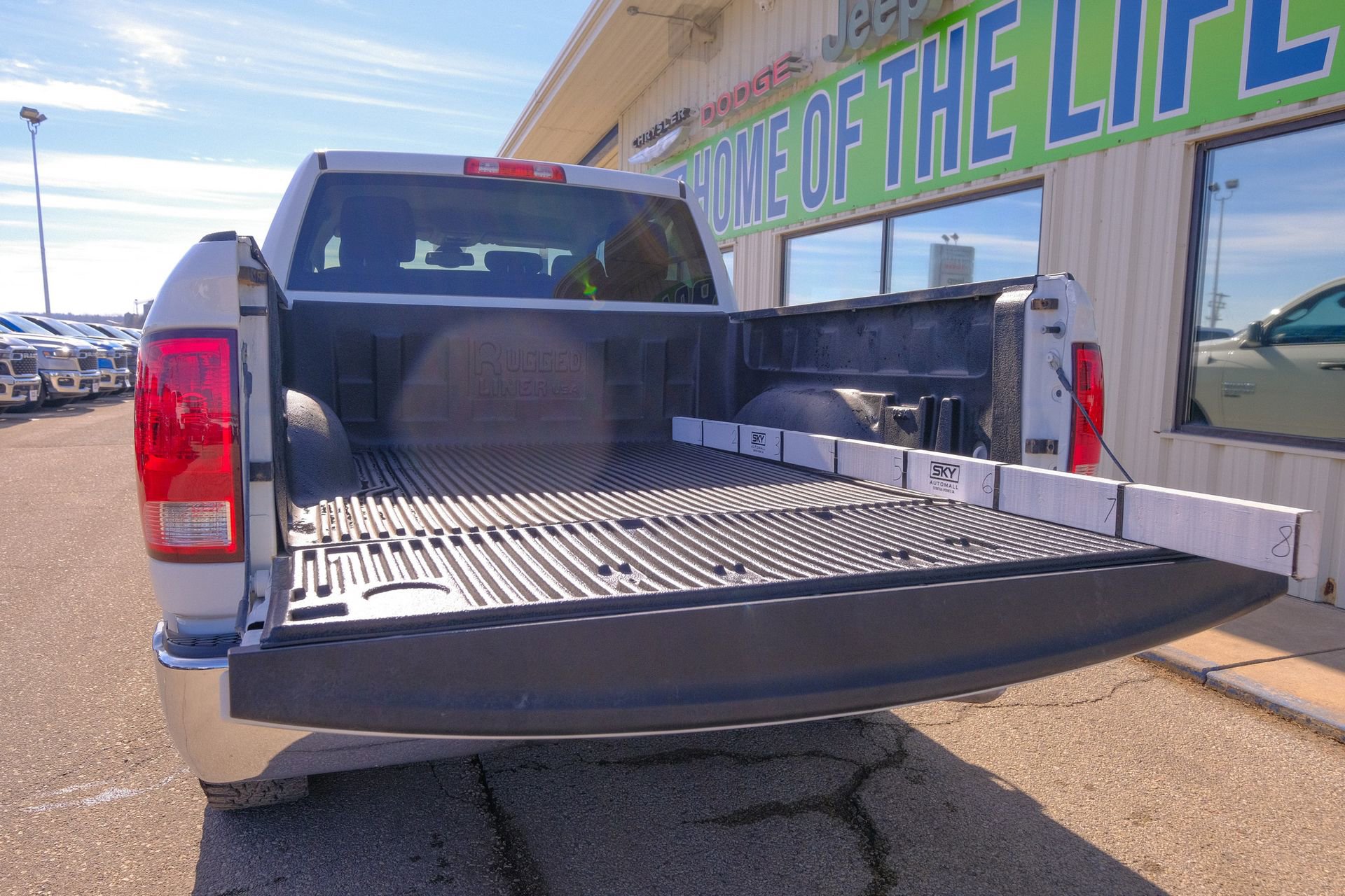 Used 2023 RAM 1500 Classic SLT w/ Electronics Group image 23