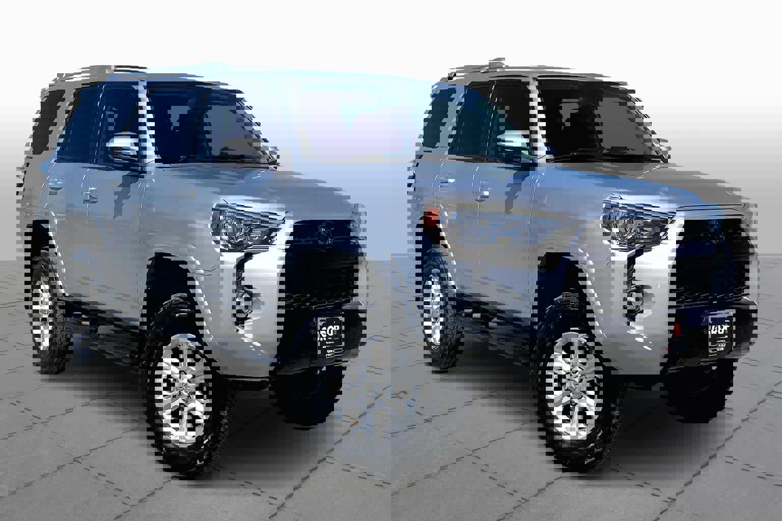 Used 2015 Toyota 4Runner SR5 image 3