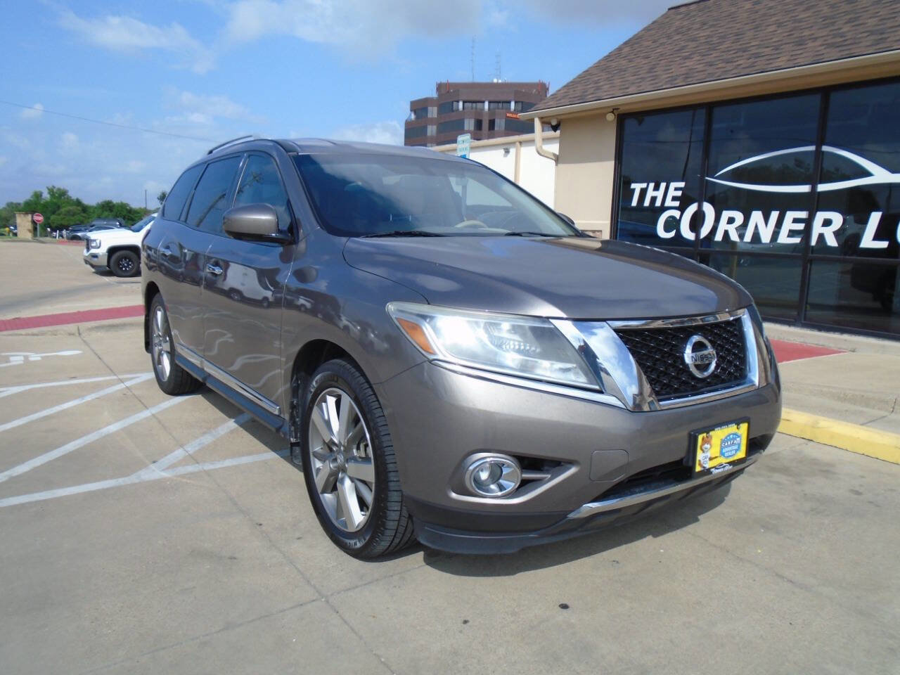 Used 2014 Nissan Pathfinder Platinum w/ Platinum Premium Package FWD image 1