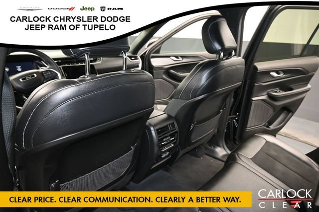 Used 2023 Jeep Grand Cherokee Altitude AWD/4WD image 25
