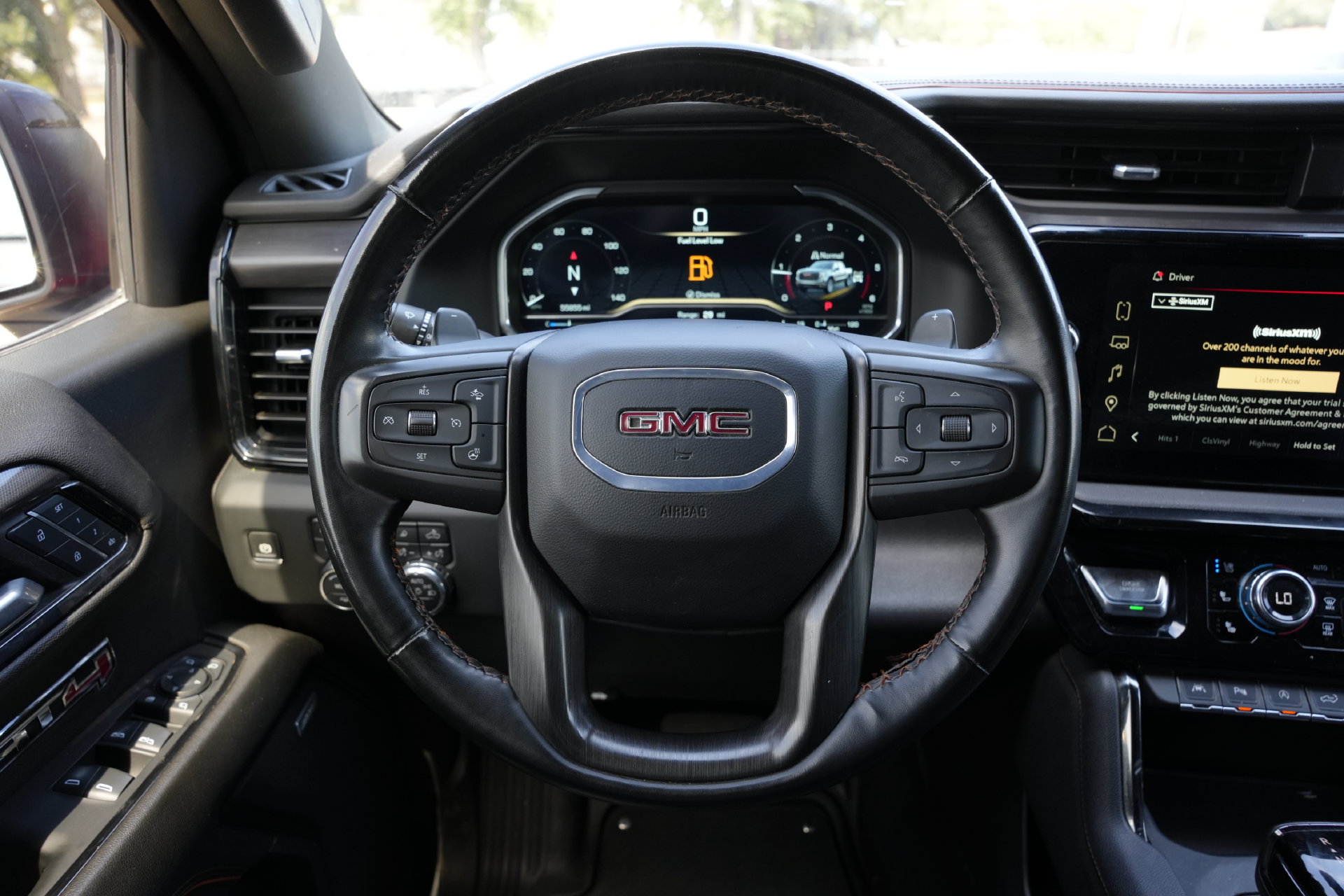 Used 2024 GMC Sierra 1500 AT4 w/ Technology Package AWD/4WD image 10