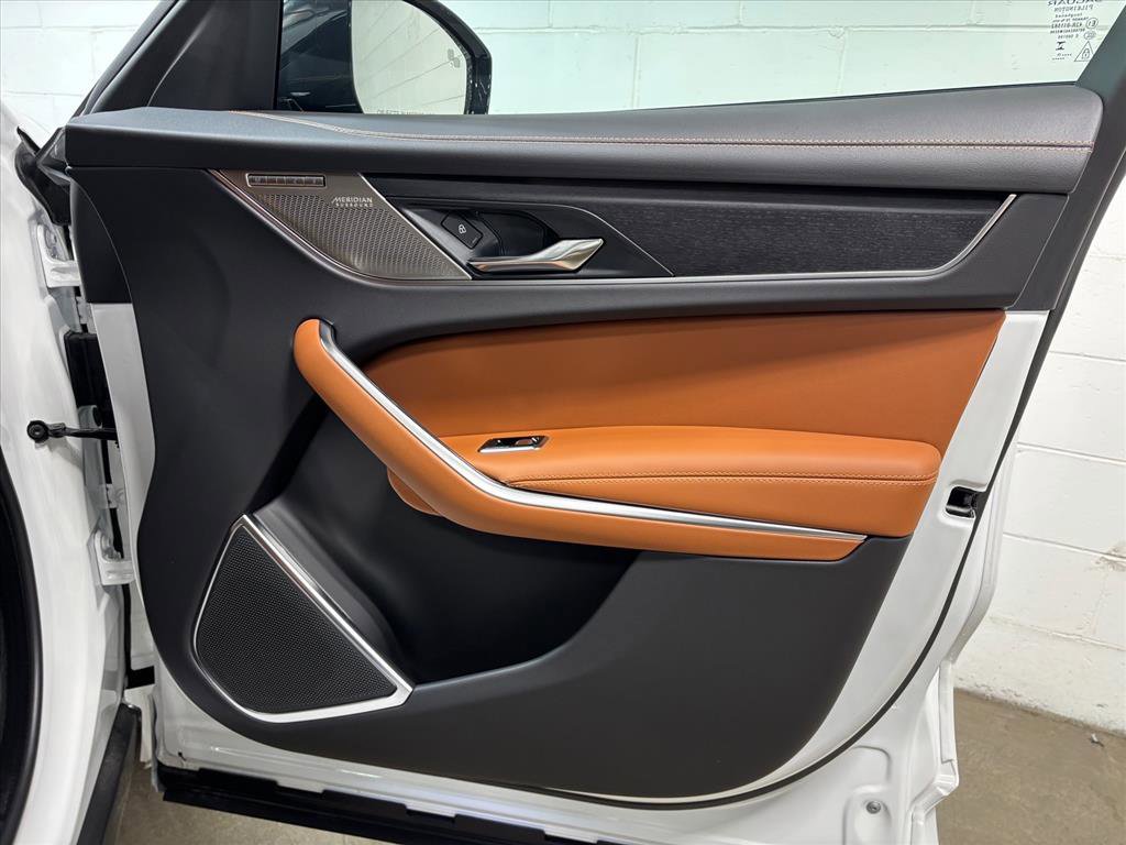 New 2026 Jaguar F-PACE R-Dynamic S image 32