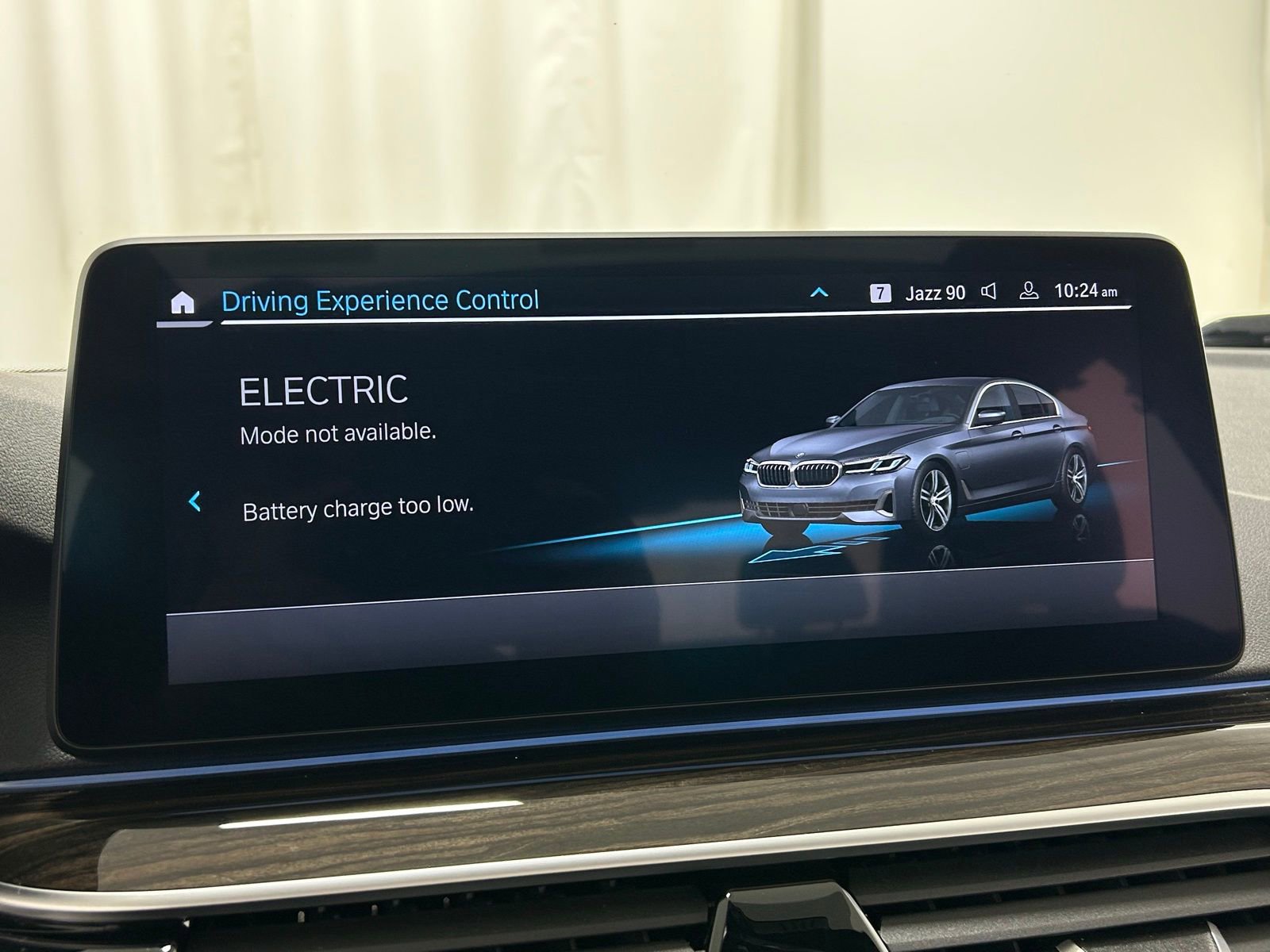 Used 2023 BMW 530e xDrive w/ Executive Package image 17