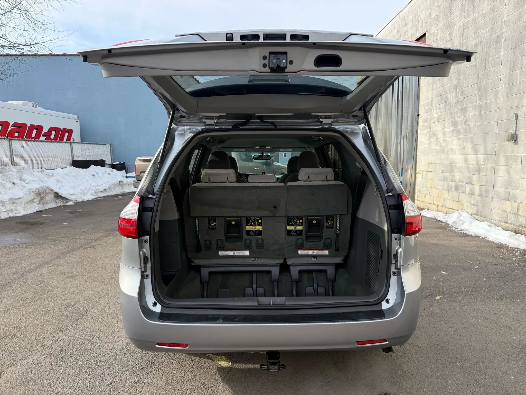 Used 2017 Toyota Sienna LE AWD/4WD image 26