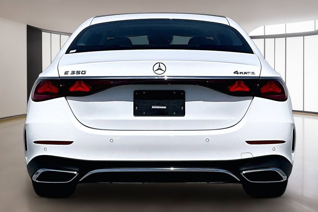 Used 2025 Mercedes-Benz E 350 4MATIC Sedan image 5