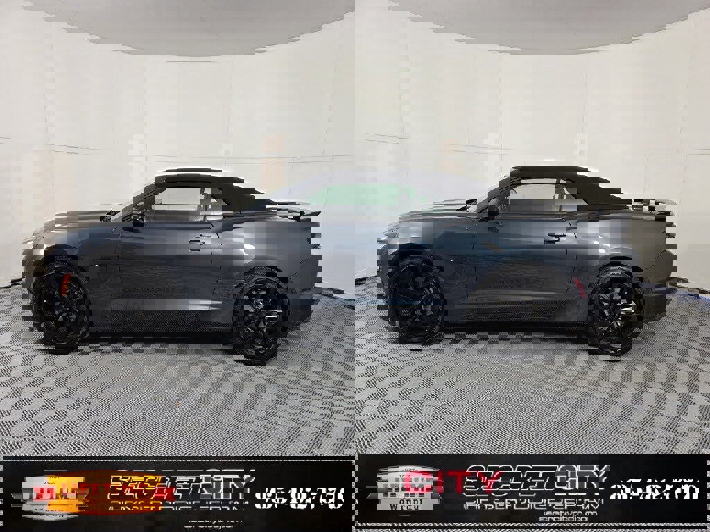 Used 2023 Chevrolet Camaro LT w/ RS Package image 4