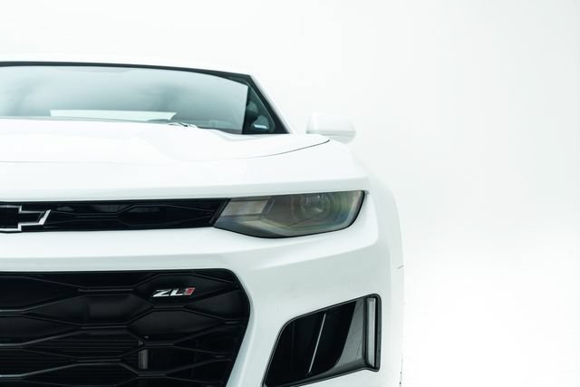 Used 2018 Chevrolet Camaro ZL1 RWD image 3