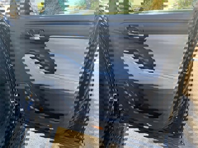 New 2026 Toyota Highlander XLE image 13