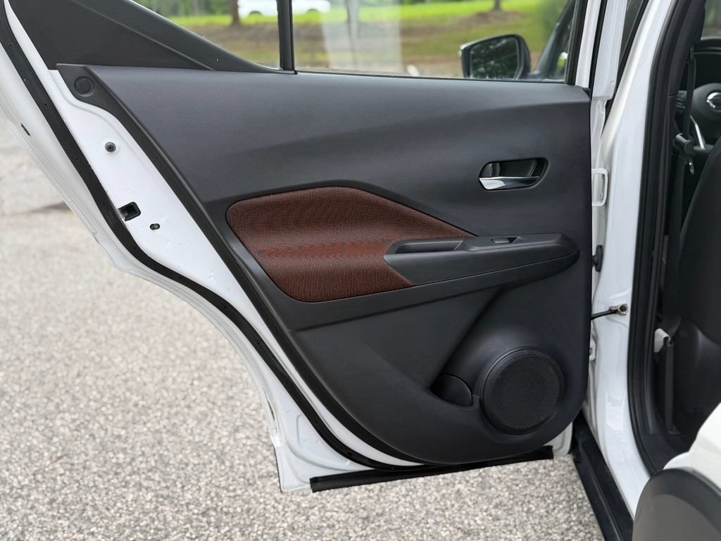 Used 2021 Nissan Kicks SR FWD image 12